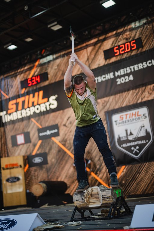 STIHL_TIMBERSPORTS_Robin_Konz_Underhand_Chop.jpg