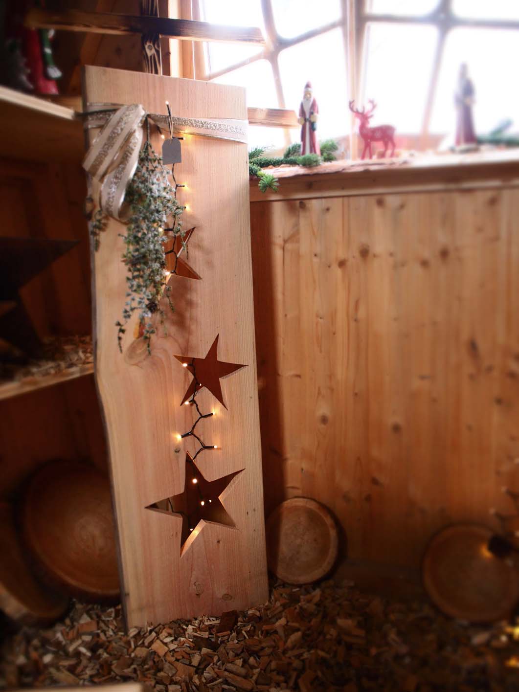 Holzbrettaufsteller mit Sternmotiv bei Holzwerk Haidt kaufen Holzbrettaufsteller mit Sternmotiv bei Holzwerk Haidt kaufen